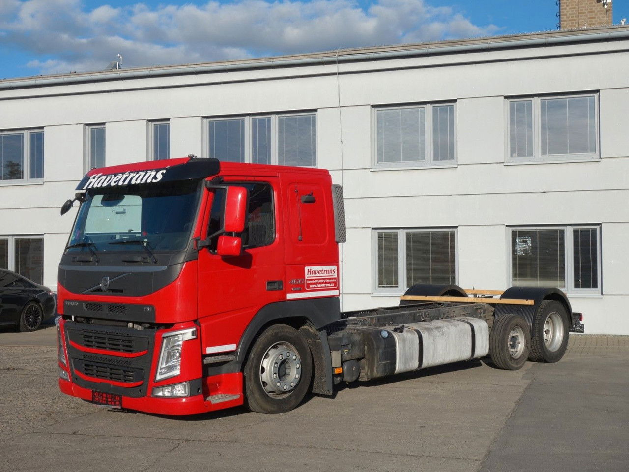 Volvo FM 460 6x2 Fahrgestell für Autotransporter - Camião transporte de veículos: foto 1 Volvo FM 460 6x2 Fahrgestell für Autotransporter - Camião transporte de veículos: foto 1