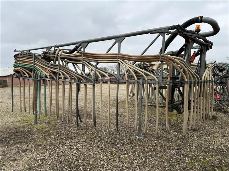 AP 24mtr slæbeslangebom m/2 fordeler - Cisterna de chorume: foto 1 AP 24mtr slæbeslangebom m/2 fordeler - Cisterna de chorume: foto 1
