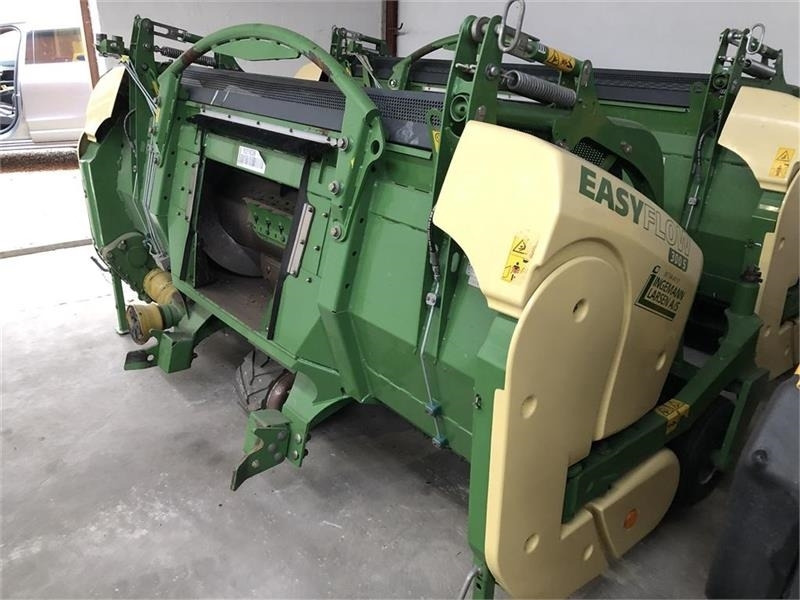 Krone EasyFlow 300S - Máquina para produção de feno: foto 1 Krone EasyFlow 300S - Máquina para produção de feno: foto 1