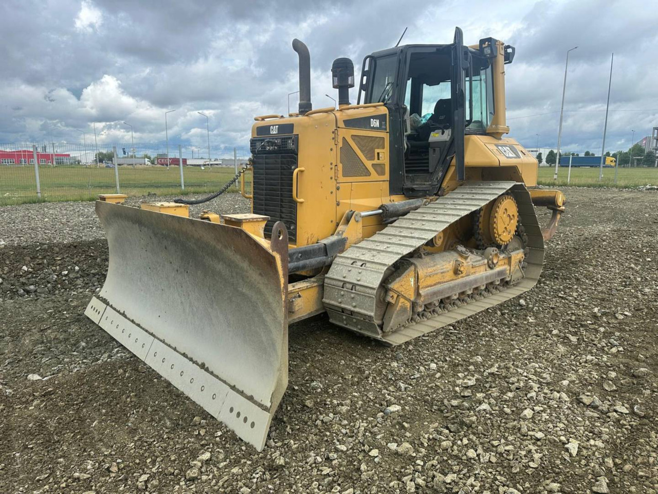 CAT D6NXL - Buldôzer: foto 1 CAT D6NXL - Buldôzer: foto 1