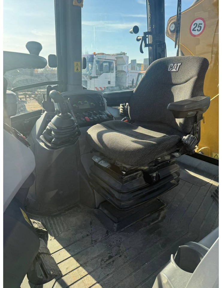 CAT 432F2 - Retroescavadeira: foto 5 CAT 432F2 - Retroescavadeira: foto 5