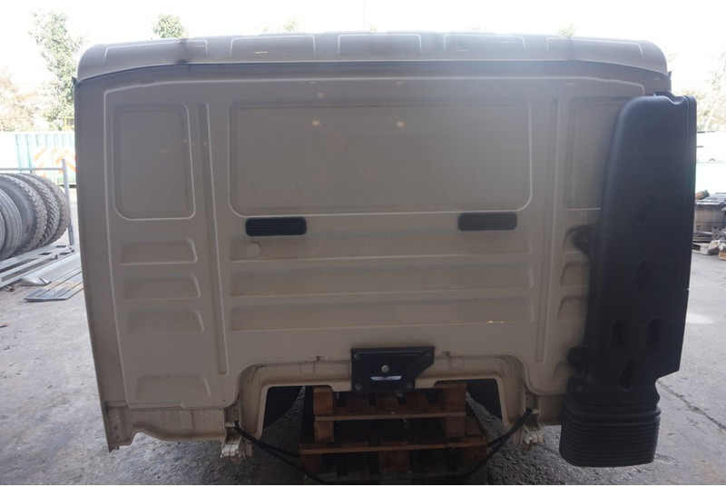 MAN F99L10 TGM 6 CYL81.60000-7786 - Cabine e interior para Camião: foto 4 MAN F99L10 TGM 6 CYL81.60000-7786 - Cabine e interior para Camião: foto 4