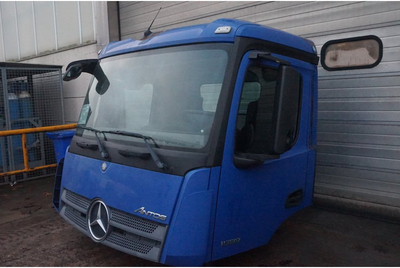 Mercedes-Benz ANTOS S CLASSICSPACE 2.3 320MM 960 820 15 887984 - Cabine e interior para Camião: foto 3 Mercedes-Benz ANTOS S CLASSICSPACE 2.3 320MM 960 820 15 887984 - Cabine e interior para Camião: foto 3