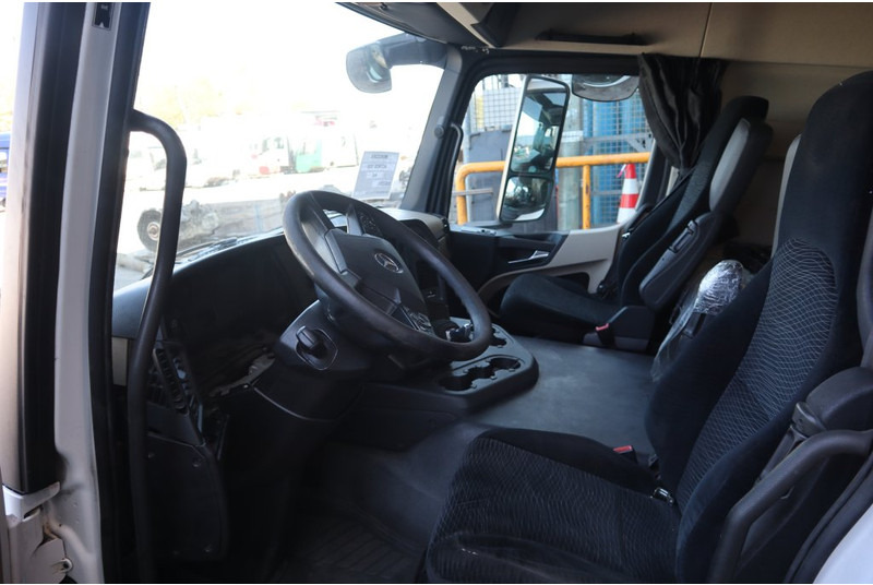 Mercedes-Benz AROCS L-CAB STREAMSPACE 2.3 96082015921314 - Cabine e interior para Camião: foto 5 Mercedes-Benz AROCS L-CAB STREAMSPACE 2.3 96082015921314 - Cabine e interior para Camião: foto 5
