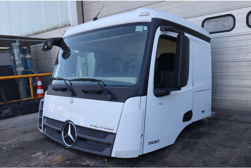 Mercedes-Benz AROCS L-CAB STREAMSPACE 2.3 96082015921314 - Cabine e interior para Camião: foto 2 Mercedes-Benz AROCS L-CAB STREAMSPACE 2.3 96082015921314 - Cabine e interior para Camião: foto 2