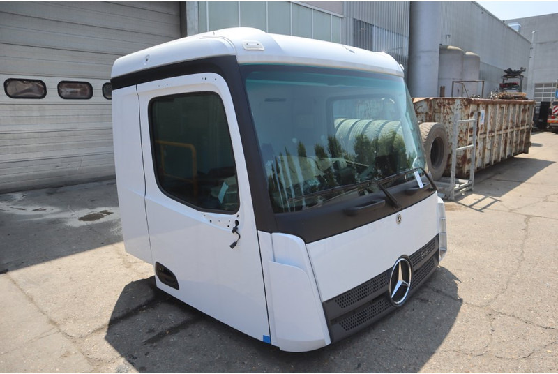 Mercedes-Benz AROCS M-CAB CLASSICSPACE 2.3 M - Cabine e interior para Camião: foto 3 Mercedes-Benz AROCS M-CAB CLASSICSPACE 2.3 M - Cabine e interior para Camião: foto 3