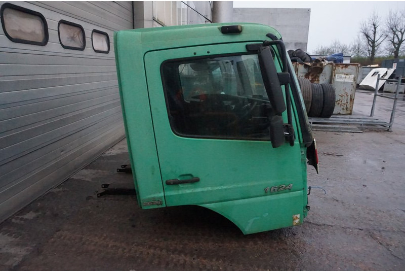 Mercedes-Benz ATEGO F07 KORT RECHTS STUUR 972 890 25 200671 - Cabine e interior para Camião: foto 2 Mercedes-Benz ATEGO F07 KORT RECHTS STUUR 972 890 25 200671 - Cabine e interior para Camião: foto 2