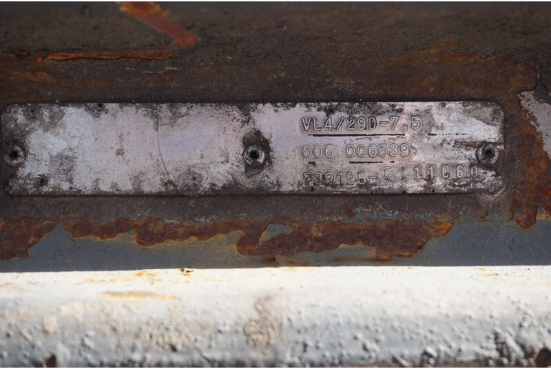 Mercedes-Benz VL4/29D-7.5 - Eixo dianteiro para Camião: foto 2 Mercedes-Benz VL4/29D-7.5 - Eixo dianteiro para Camião: foto 2