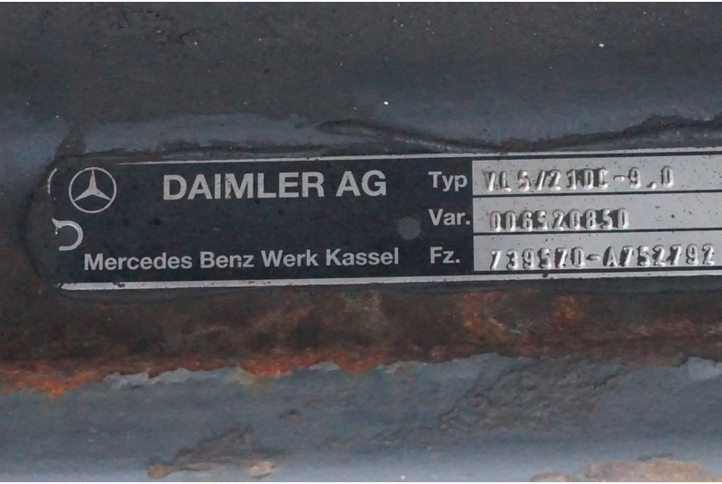 Mercedes-Benz VL5/21DC-9 739 570 A 752792 - Eixo dianteiro para Camião: foto 3 Mercedes-Benz VL5/21DC-9 739 570 A 752792 - Eixo dianteiro para Camião: foto 3