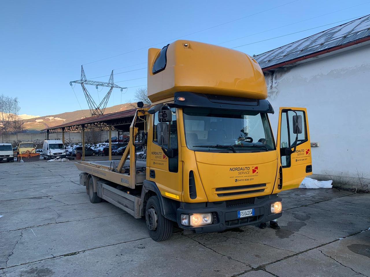 IVECO LESO - Camião transporte de veículos: foto 1 IVECO LESO - Camião transporte de veículos: foto 1