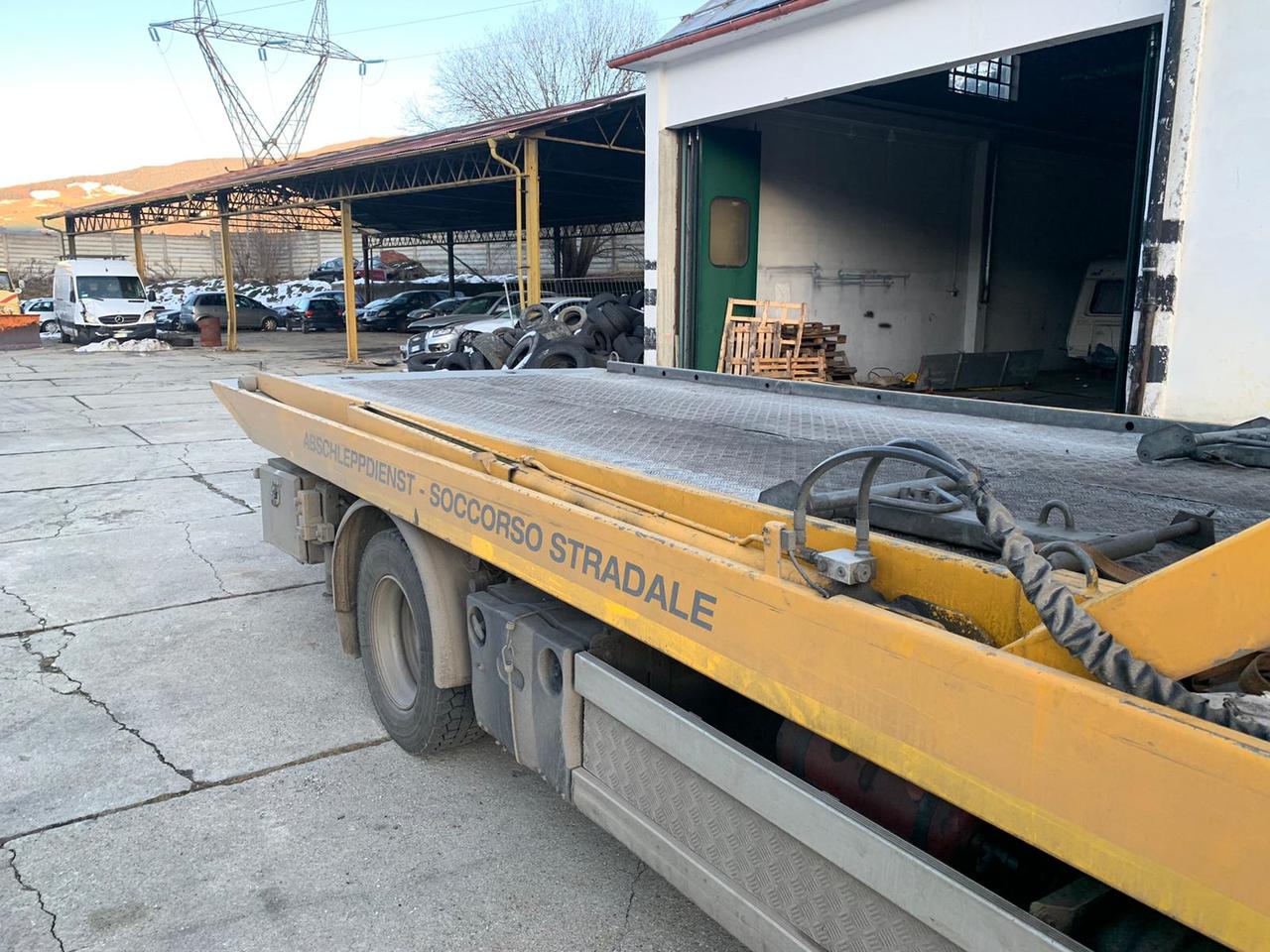 IVECO LESO - Camião transporte de veículos: foto 4 IVECO LESO - Camião transporte de veículos: foto 4