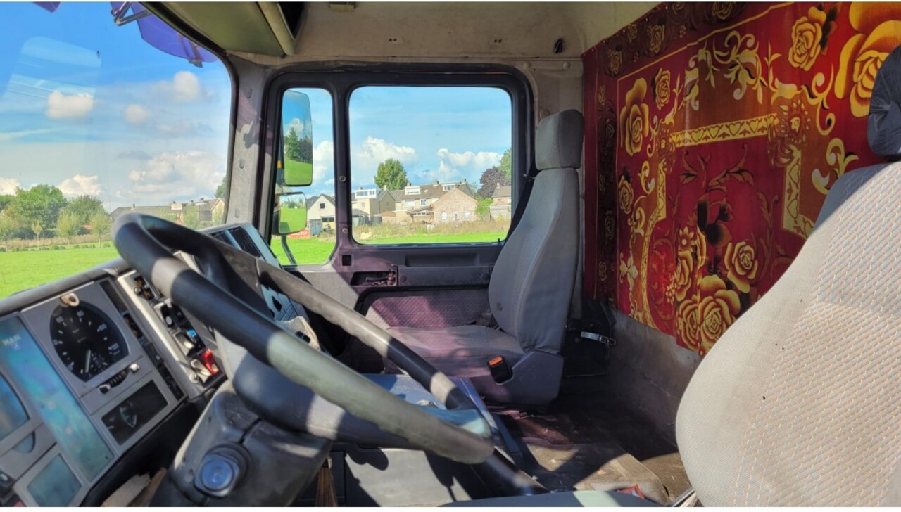 Camião basculante MAN 41.364 EURO 2 8X4 TIPPER SPRING/SPRING MANUAL GEARBOX: foto 9