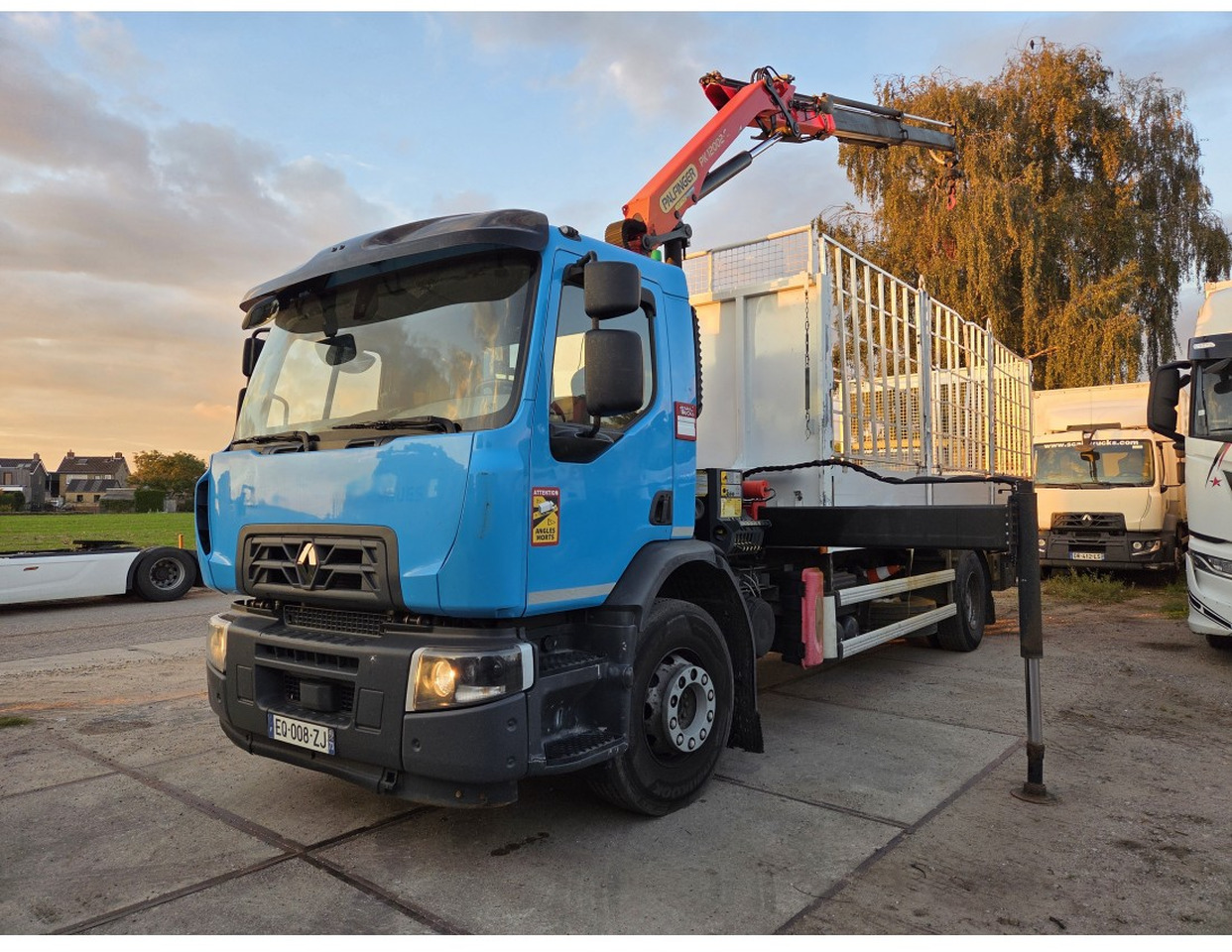 Renault C 280 4X2 Palfinger PK12002 EH Kran Crane Remote Control Automat flatbed truck - Camião de caixa aberta/ Plataforma, Camião grua: foto 1 Renault C 280 4X2 Palfinger PK12002 EH Kran Crane Remote Control Automat flatbed truck - Camião de caixa aberta/ Plataforma, Camião grua: foto 1
