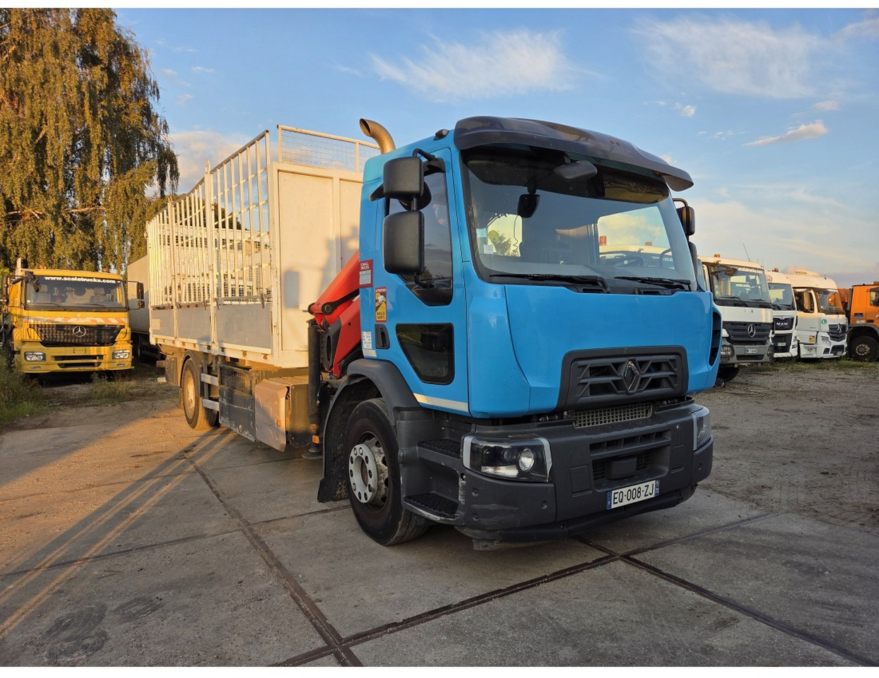 Renault C 280 4X2 Palfinger PK12002 EH Kran Crane Remote Control Automat flatbed truck - Camião de caixa aberta/ Plataforma, Camião grua: foto 5 Renault C 280 4X2 Palfinger PK12002 EH Kran Crane Remote Control Automat flatbed truck - Camião de caixa aberta/ Plataforma, Camião grua: foto 5