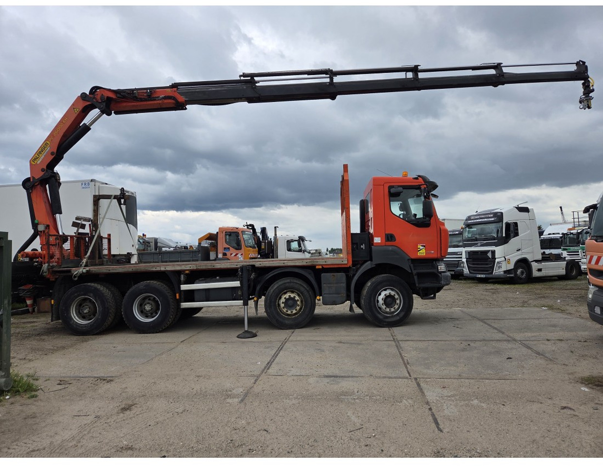 Renault Kerax 430 8X4 Flatbed Crane Palfinger PK26002EH 26 ton 5 Extensions *Retarder - Camião de caixa aberta/ Plataforma, Camião grua: foto 4 Renault Kerax 430 8X4 Flatbed Crane Palfinger PK26002EH 26 ton 5 Extensions *Retarder - Camião de caixa aberta/ Plataforma, Camião grua: foto 4