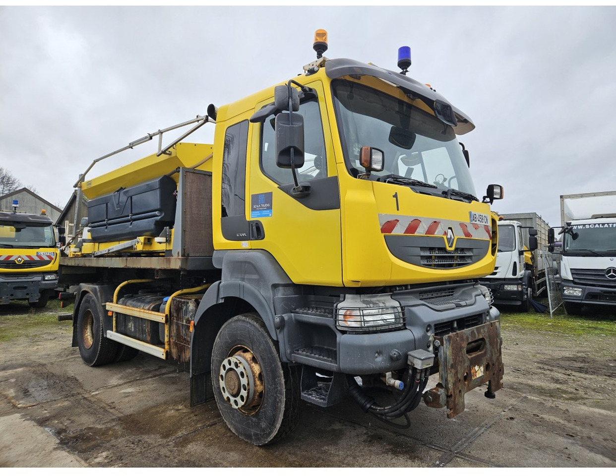 Renault Kerax 450 4x4 Salt spreader Gritter - Camião basculante: foto 3 Renault Kerax 450 4x4 Salt spreader Gritter - Camião basculante: foto 3