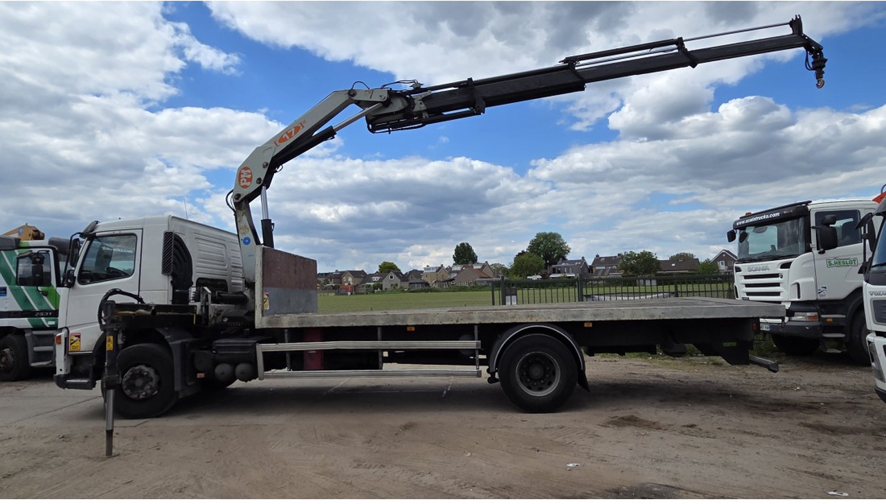 VOLVO FM 330 FLATBED 4X2 PM 17 LC 17 TON - Camião de caixa aberta/ Plataforma, Camião grua: foto 2 VOLVO FM 330 FLATBED 4X2 PM 17 LC 17 TON - Camião de caixa aberta/ Plataforma, Camião grua: foto 2