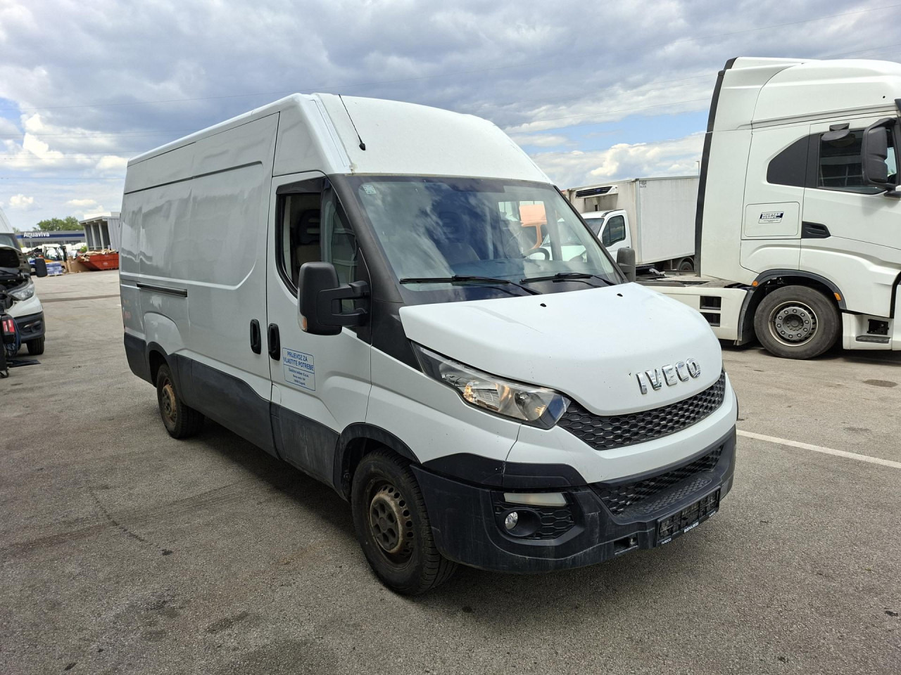 IVECO Daily 35S13V - Furgão de passageiros: foto 2 IVECO Daily 35S13V - Furgão de passageiros: foto 2