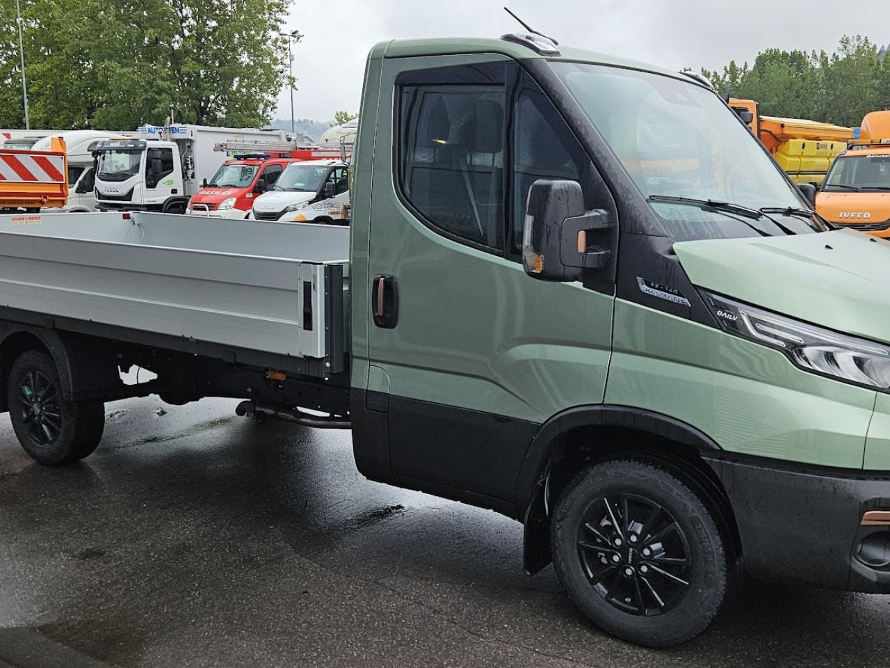 IVECO Daily 35S14A8 - Furgão: foto 2 IVECO Daily 35S14A8 - Furgão: foto 2
