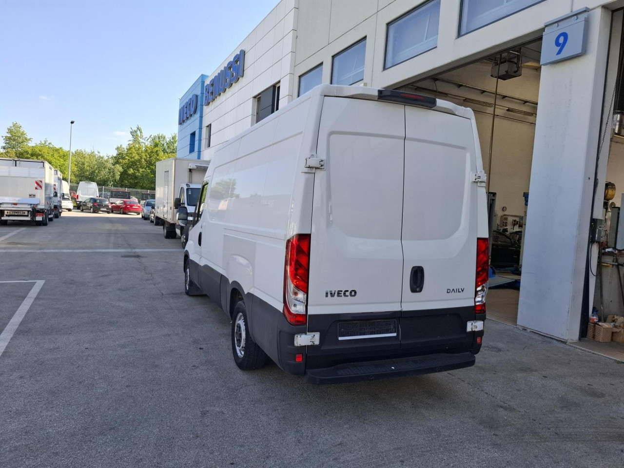 IVECO Daily 35S14V - Furgão de passageiros: foto 3 IVECO Daily 35S14V - Furgão de passageiros: foto 3