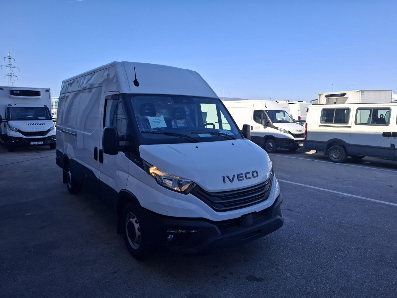 IVECO Daily 35S14V - Furgão de passageiros: foto 2 IVECO Daily 35S14V - Furgão de passageiros: foto 2