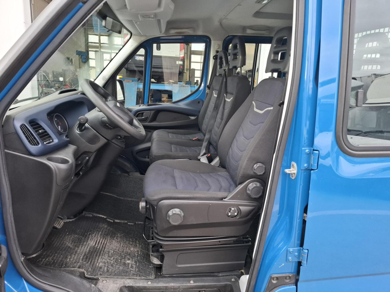 Furgão, Carrinha cabine dupla IVECO Daily 35S16A8: foto 7