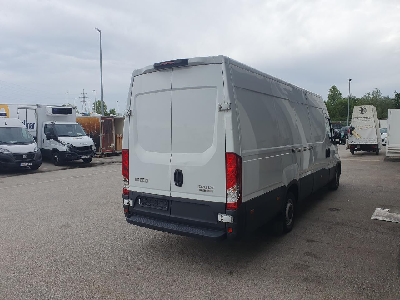 IVECO Daily 35S16A8V - Furgão de passageiros: foto 4 IVECO Daily 35S16A8V - Furgão de passageiros: foto 4