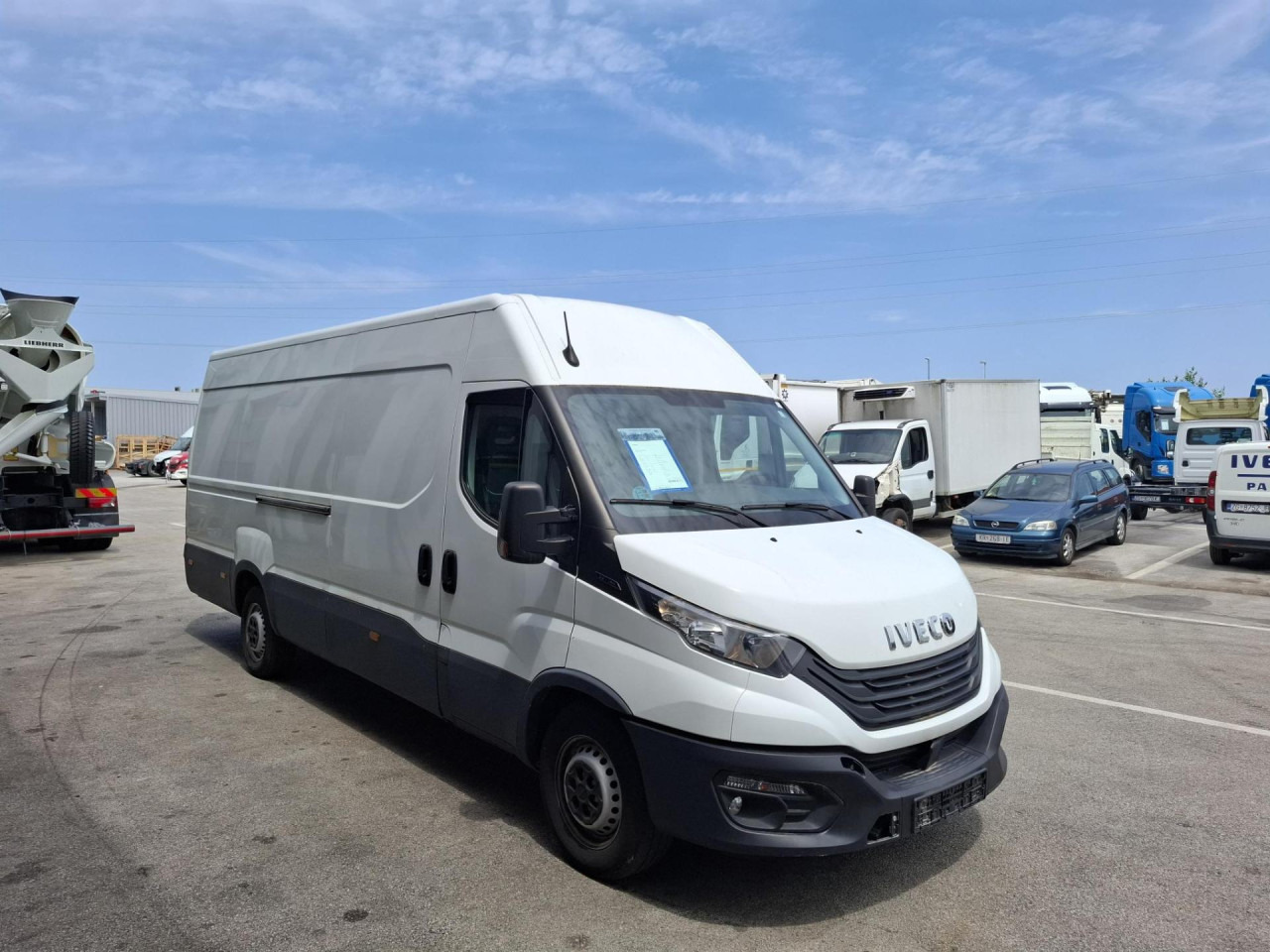 IVECO Daily 35S16V - Furgão de passageiros: foto 2 IVECO Daily 35S16V - Furgão de passageiros: foto 2