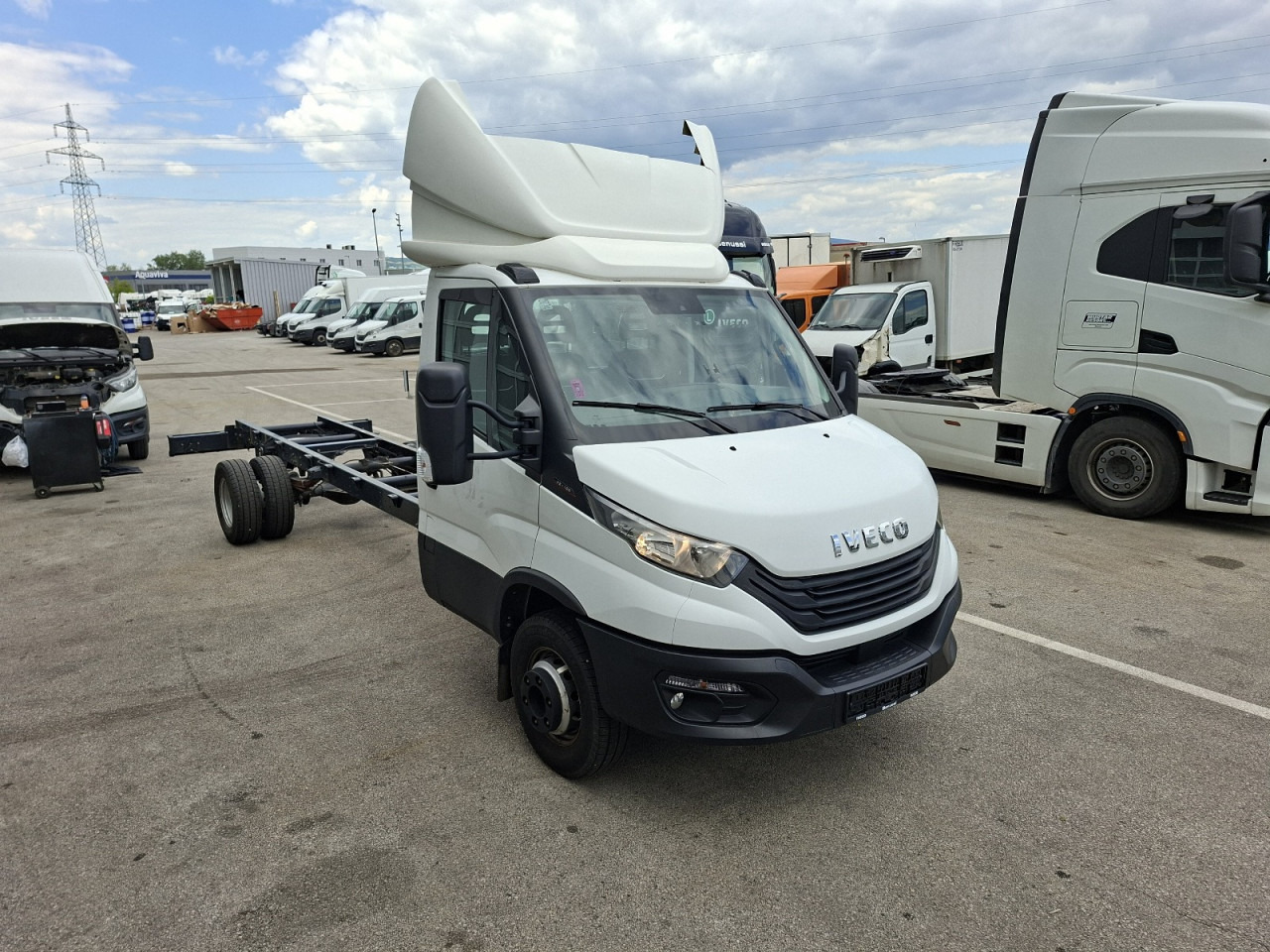 IVECO Daily 70C18H - Camião chassi: foto 2 IVECO Daily 70C18H - Camião chassi: foto 2