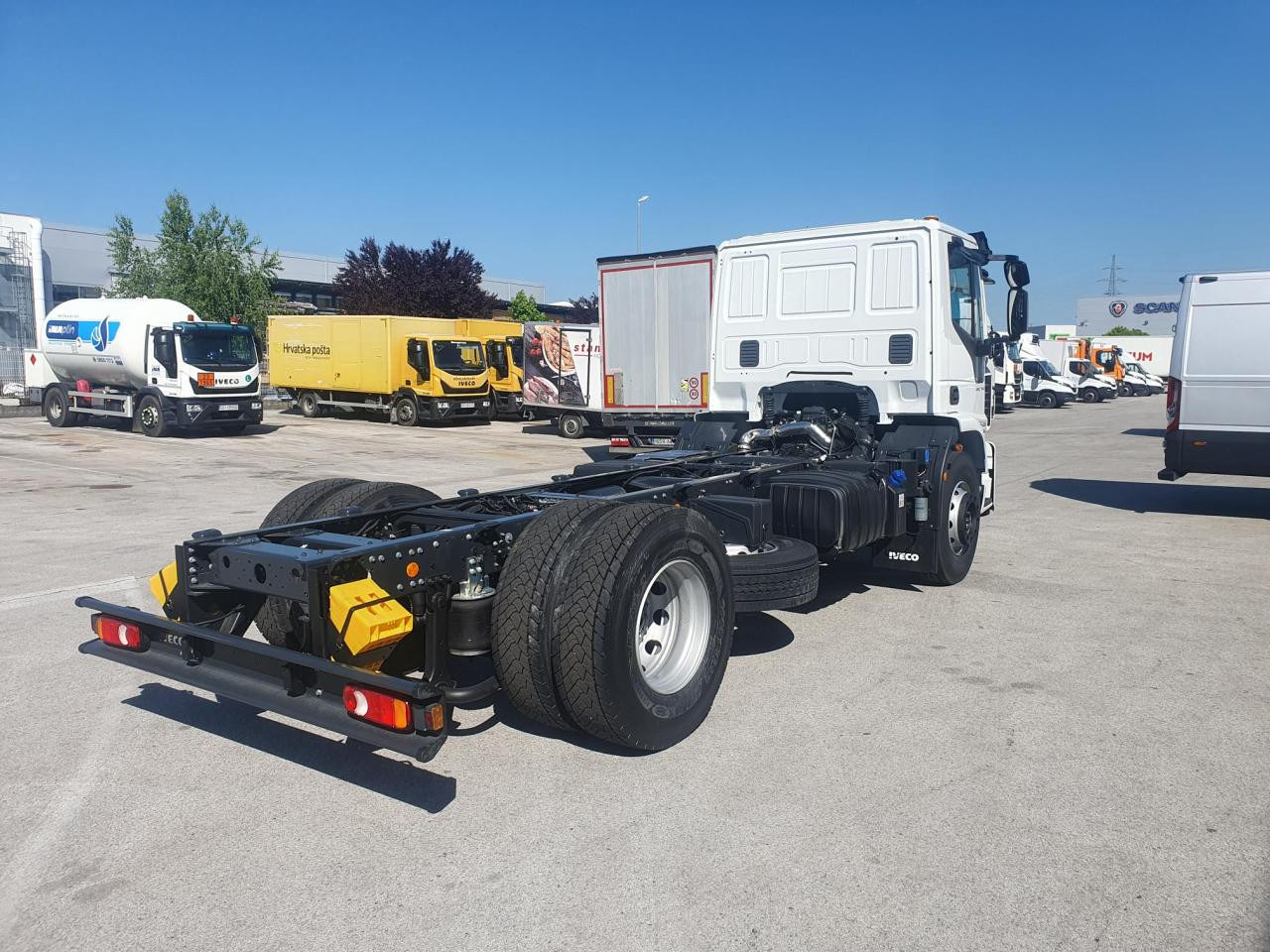 IVECO Eurocargo ML180E32/P - Camião chassi: foto 4 IVECO Eurocargo ML180E32/P - Camião chassi: foto 4