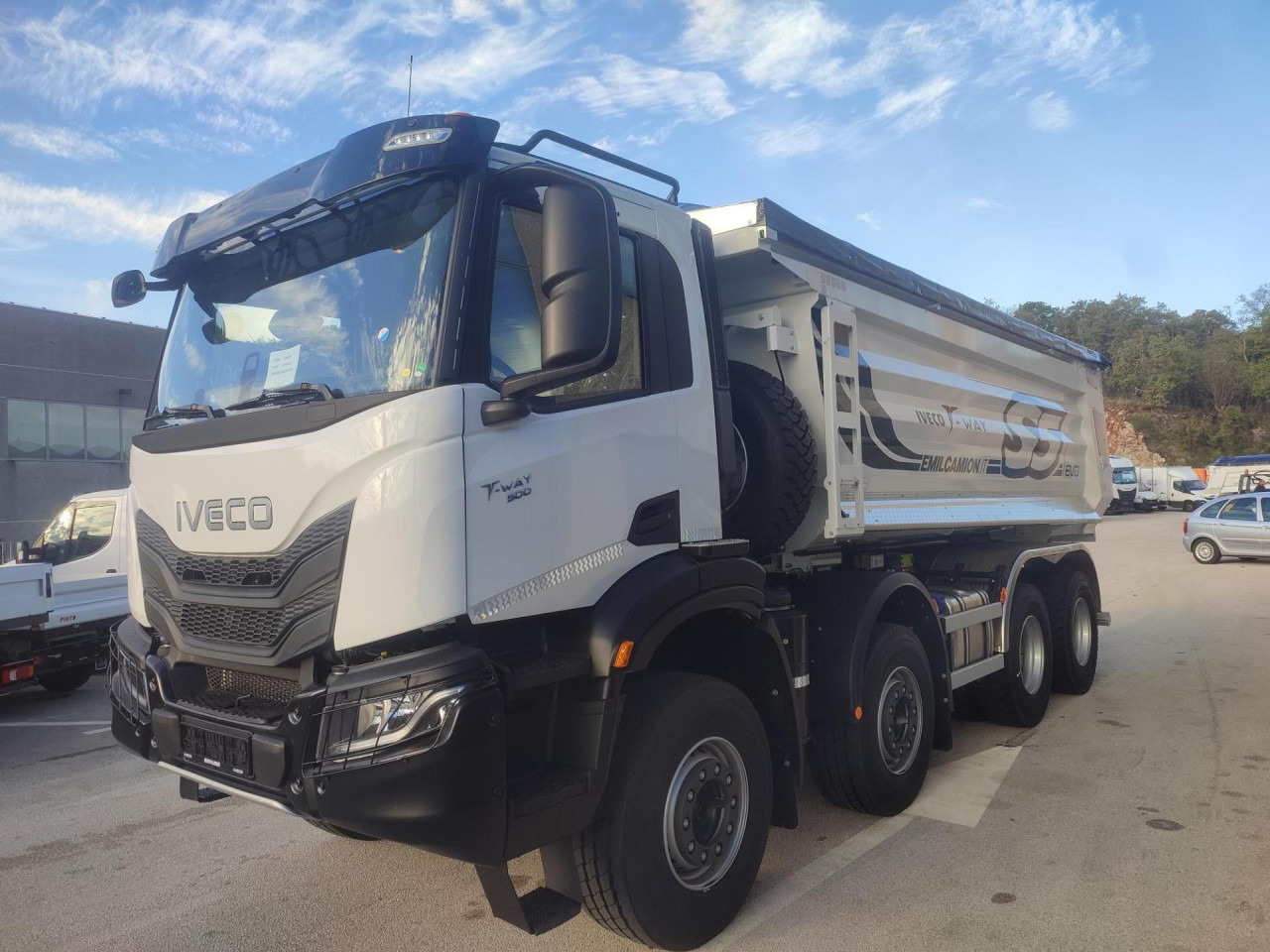 IVECO T-Way AD410T50 - Camião basculante: foto 1 IVECO T-Way AD410T50 - Camião basculante: foto 1