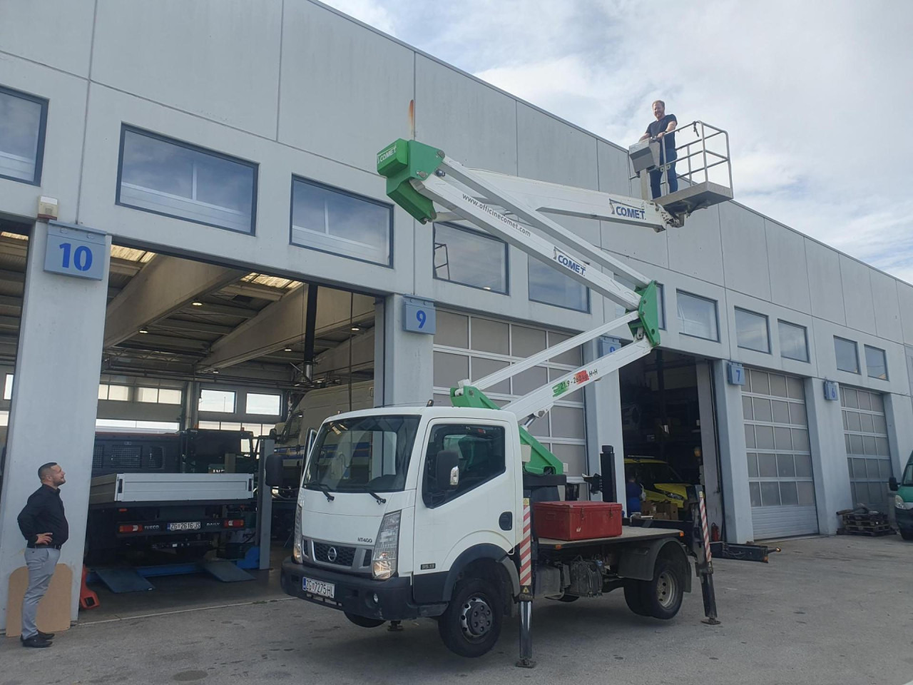 NISSAN Cabstar NT400 - Caminhão com plataforma aérea: foto 5 NISSAN Cabstar NT400 - Caminhão com plataforma aérea: foto 5