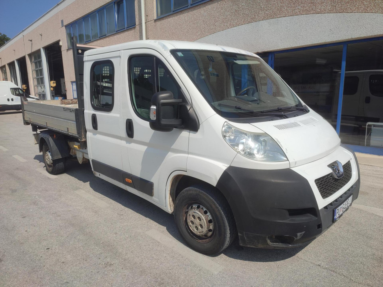 PEUGEOT Boxer 2.2 HDI - Carrinha basculante, Carrinha cabine dupla: foto 2 PEUGEOT Boxer 2.2 HDI - Carrinha basculante, Carrinha cabine dupla: foto 2