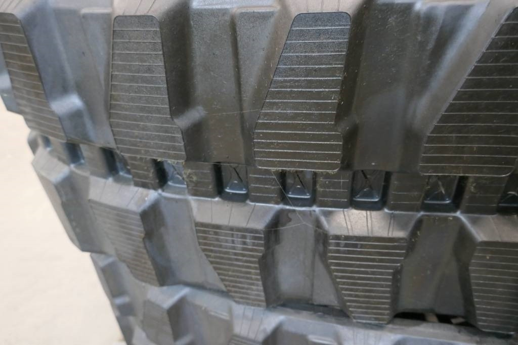 Rubber Tracks, 400x72,5x74W - Rasto para Máquina de construção: foto 5 Rubber Tracks, 400x72,5x74W - Rasto para Máquina de construção: foto 5