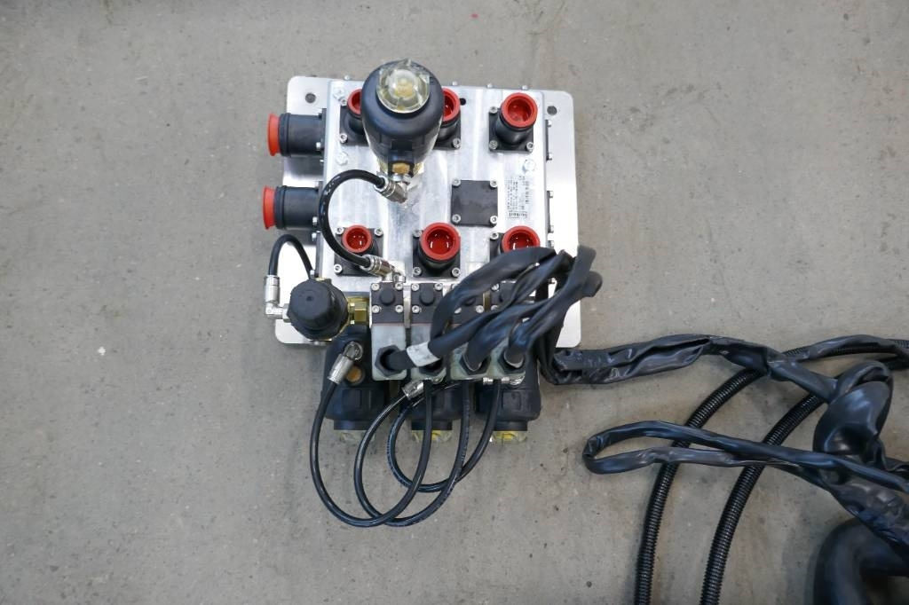 Volvo 8900 - Cabine para Camião: foto 3 Volvo 8900 - Cabine para Camião: foto 3