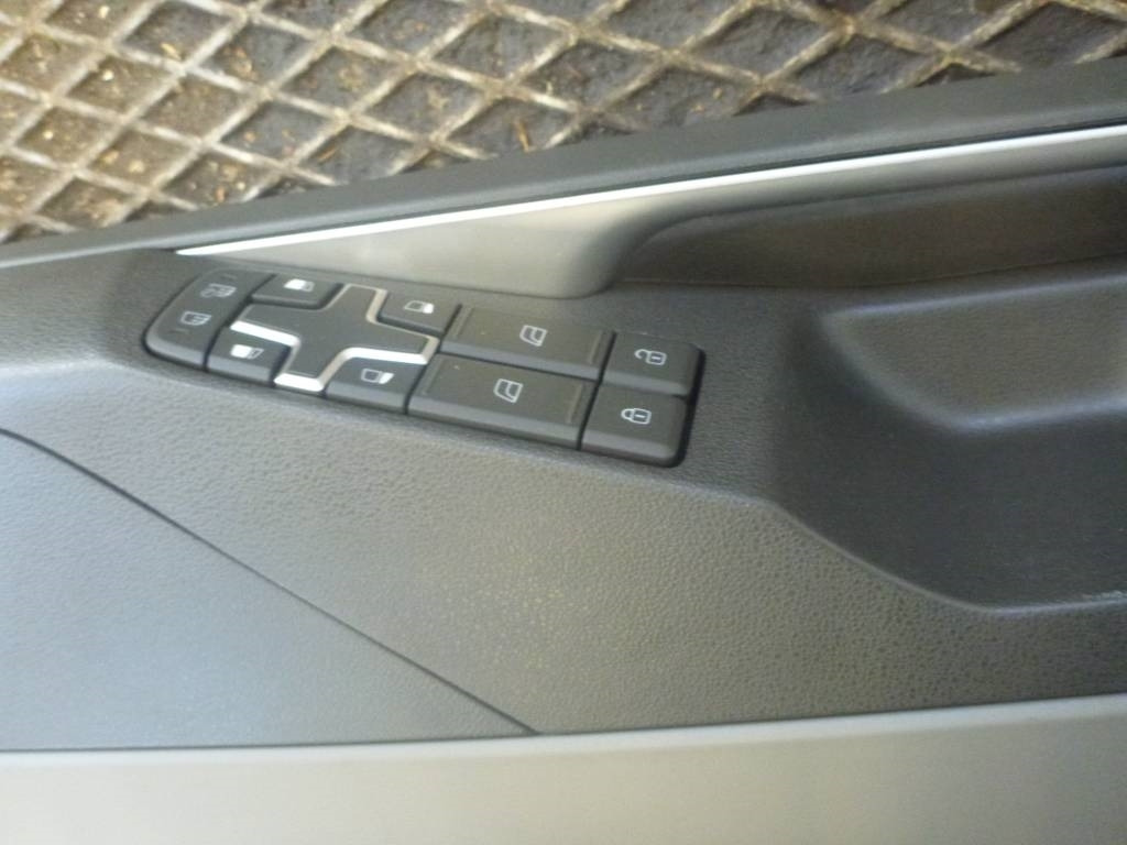 Volvo FM Dörrsida, 23772645 - Cabine para Camião: foto 2 Volvo FM Dörrsida, 23772645 - Cabine para Camião: foto 2