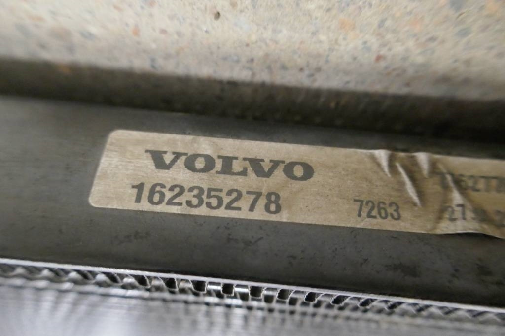 Volvo L180 HL kondensor voe16235278 - Radiador para Máquina de construção: foto 2 Volvo L180 HL kondensor voe16235278 - Radiador para Máquina de construção: foto 2