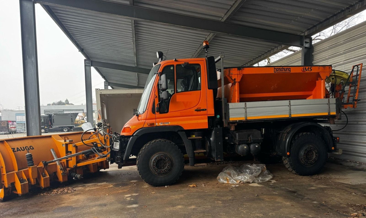 Unimog U400 4x4, Winterdienst, Schild+Streuer - Camião: foto 3 Unimog U400 4x4, Winterdienst, Schild+Streuer - Camião: foto 3