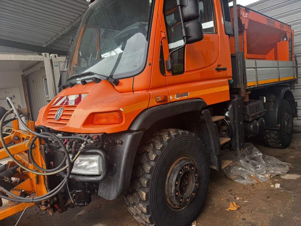 Unimog U400 4x4, Winterdienst, Schild+Streuer - Camião: foto 4 Unimog U400 4x4, Winterdienst, Schild+Streuer - Camião: foto 4
