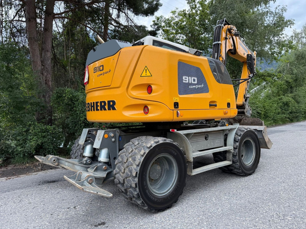 Liebherr A910 Compact Litronic,4 Schaufeln,Schnellwechsle - Escavadeira de rodas: foto 5 Liebherr A910 Compact Litronic,4 Schaufeln,Schnellwechsle - Escavadeira de rodas: foto 5
