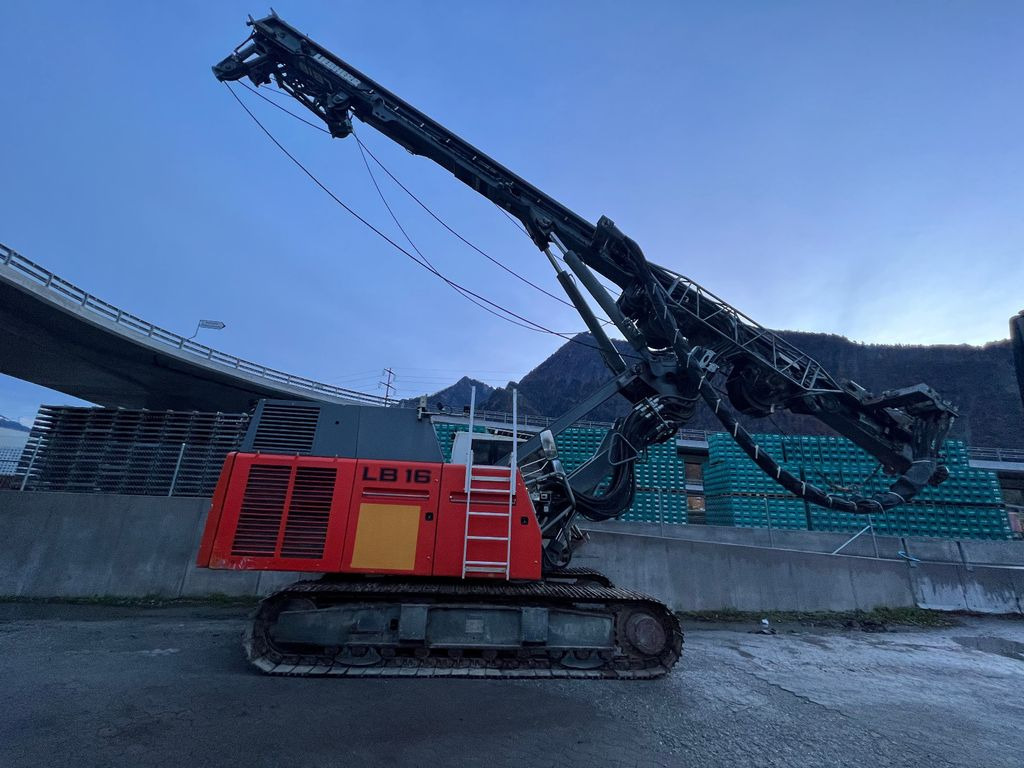 Liebherr LB16, Bohrgeraet, DRILLING RIG, SWISS, 11840h - Máquina de perfuração: foto 1 Liebherr LB16, Bohrgeraet, DRILLING RIG, SWISS, 11840h - Máquina de perfuração: foto 1