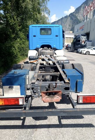 Scania R124LB 420 4x2, Euro 3 - Camião chassi: foto 5 Scania R124LB 420 4x2, Euro 3 - Camião chassi: foto 5