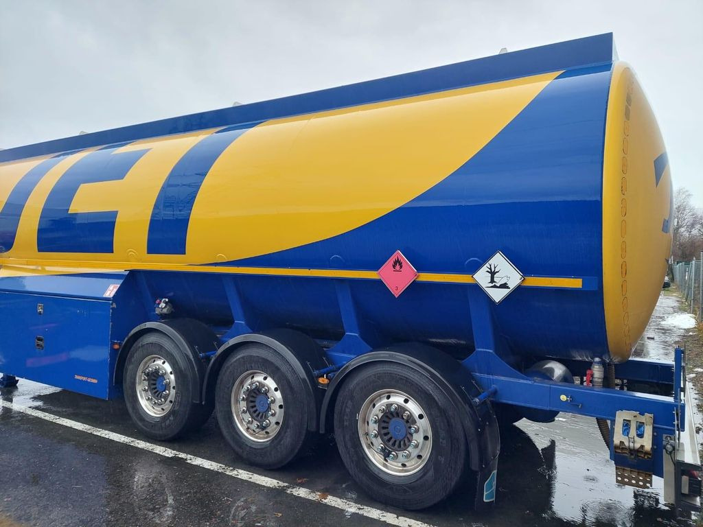 Schwarzmüller Schwingenschlögel,ADR,Diesel/Benzin, 5 Kammern Schwarzmüller Schwingenschlögel,ADR,Diesel/Benzin, 5 Kammern - Semi-reboque cisterna: foto 2 Schwarzmüller Schwingenschlögel,ADR,Diesel/Benzin, 5 Kammern Schwarzmüller Schwingenschlögel,ADR,Diesel/Benzin, 5 Kammern - Semi-reboque cisterna: foto 2