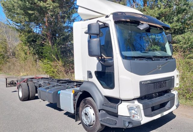 Volvo FL280 4x2, E6, Wohnwagen + 2 Pferdeplaetze Volvo FL280 4x2, E6, 7.40m Chassis, Fahrgestell - Camião de transporte de cavalos: foto 4 Volvo FL280 4x2, E6, Wohnwagen + 2 Pferdeplaetze Volvo FL280 4x2, E6, 7.40m Chassis, Fahrgestell - Camião de transporte de cavalos: foto 4