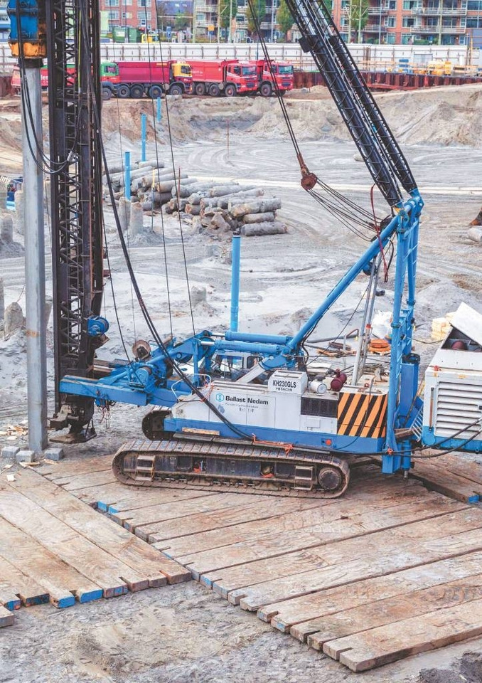 Hitachi KH230-3GLS - Bate estaca: foto 2 Hitachi KH230-3GLS - Bate estaca: foto 2