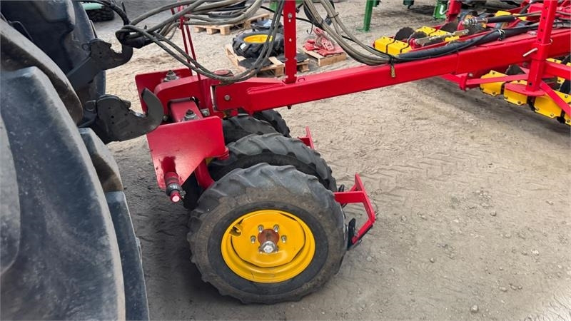 Vaderstad Rapid 400C Rapid 400 C - Semeadora combinada: foto 2 Vaderstad Rapid 400C Rapid 400 C - Semeadora combinada: foto 2