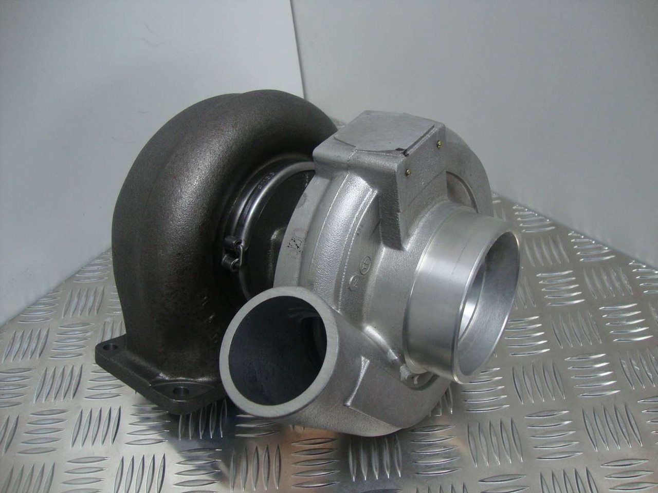 ISUZU 6sd1 Turbo TQB02 JS330 1144003341 1144003340 02/800650 - Motor e peças para Máquina de construção: foto 1 ISUZU 6sd1 Turbo TQB02 JS330 1144003341 1144003340 02/800650 - Motor e peças para Máquina de construção: foto 1