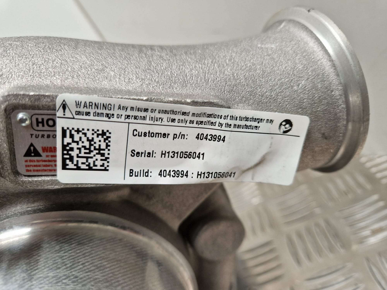 Iveco Generator Turbocharger Holset 4043994 - Motor e peças para Máquina de construção: foto 4 Iveco Generator Turbocharger Holset 4043994 - Motor e peças para Máquina de construção: foto 4