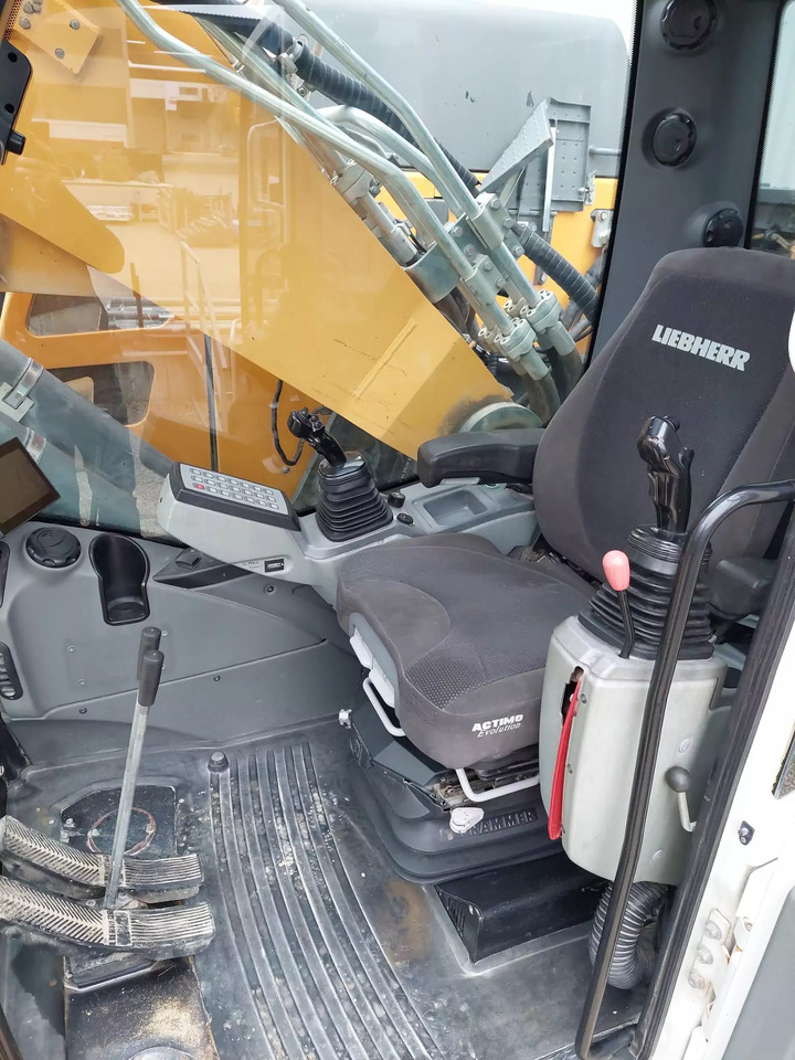 2018 Liebherr R 926Compact - Escavadora de rastos: foto 5 2018 Liebherr R 926Compact - Escavadora de rastos: foto 5