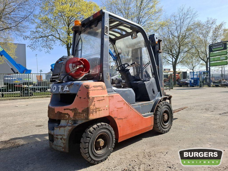 Toyota 02-8FGF20 - Empilhador a gás: foto 3 Toyota 02-8FGF20 - Empilhador a gás: foto 3